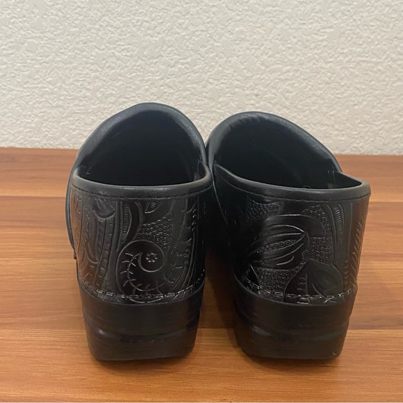 DANSKO 906020202 Professional Clog Black Tooled Leather Clogs Size 39 8.5-9US - Picture 5 of 16